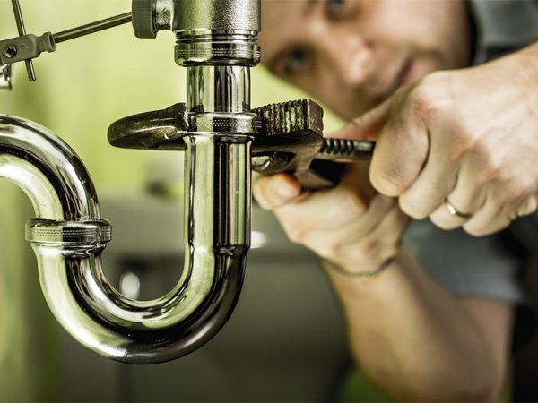 Choose The Right Plumbing Contractor